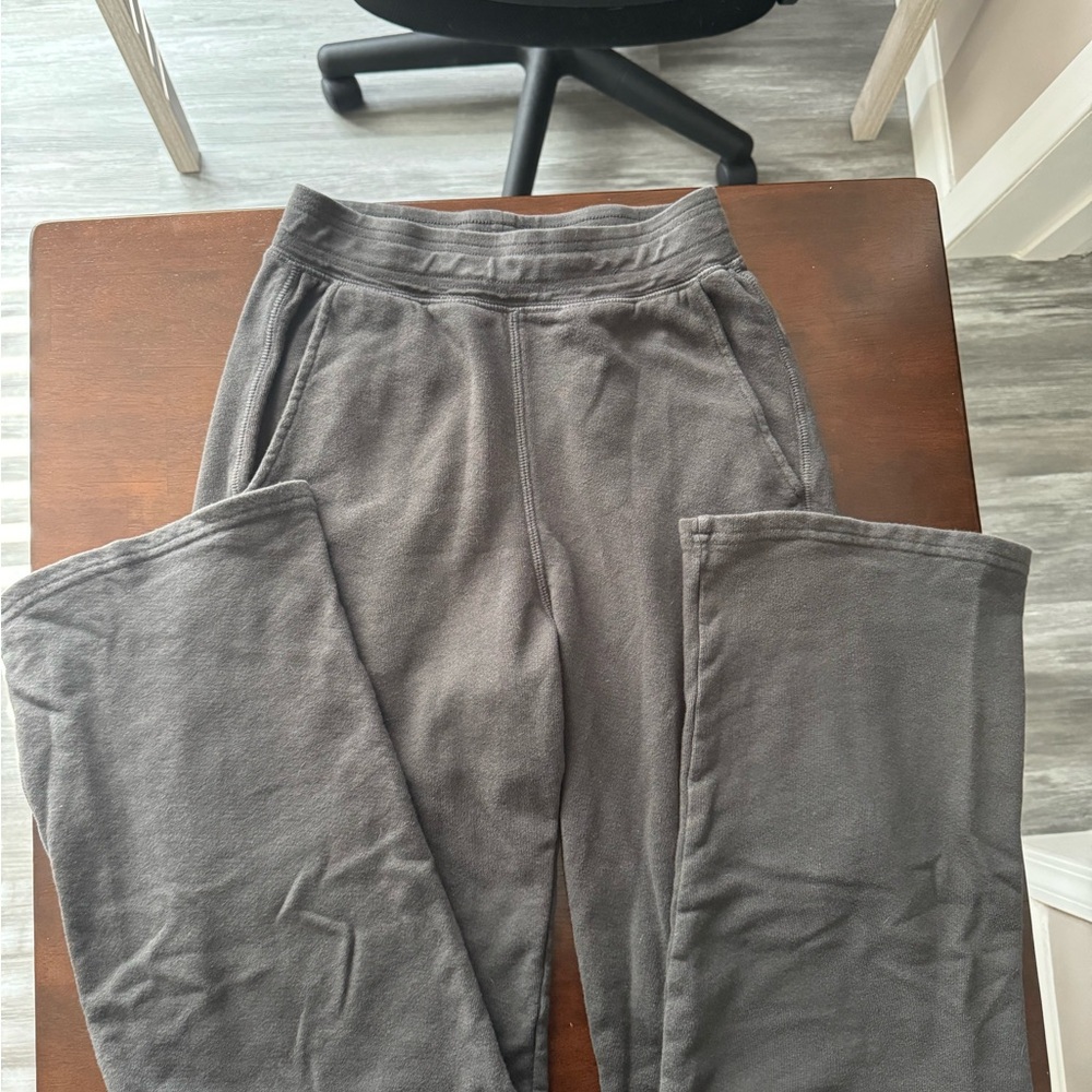Unsubscribed Co. Women's Gray Pants